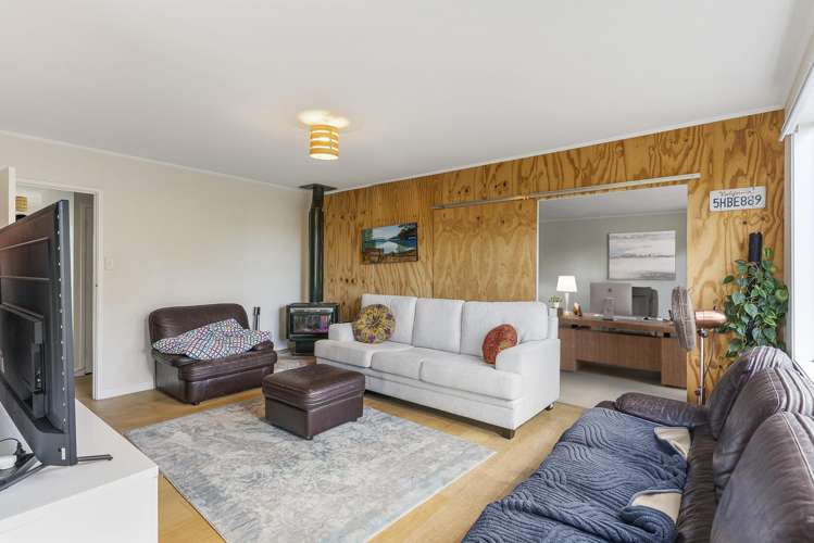 11 Woodhams Street Beach Haven_11