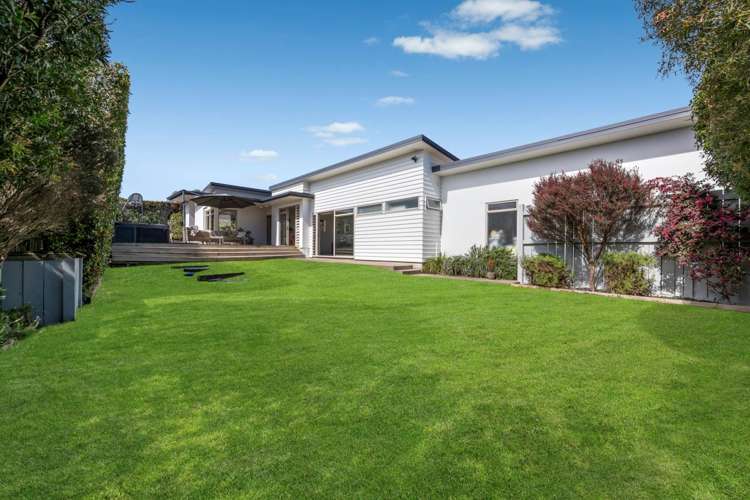 41 Intrepid Crescent Beachlands_3