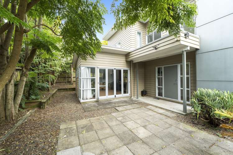8 Roy Maloney Drive Henderson Heights_25