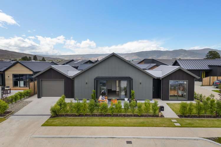 18 Magnum Drive Cromwell_21