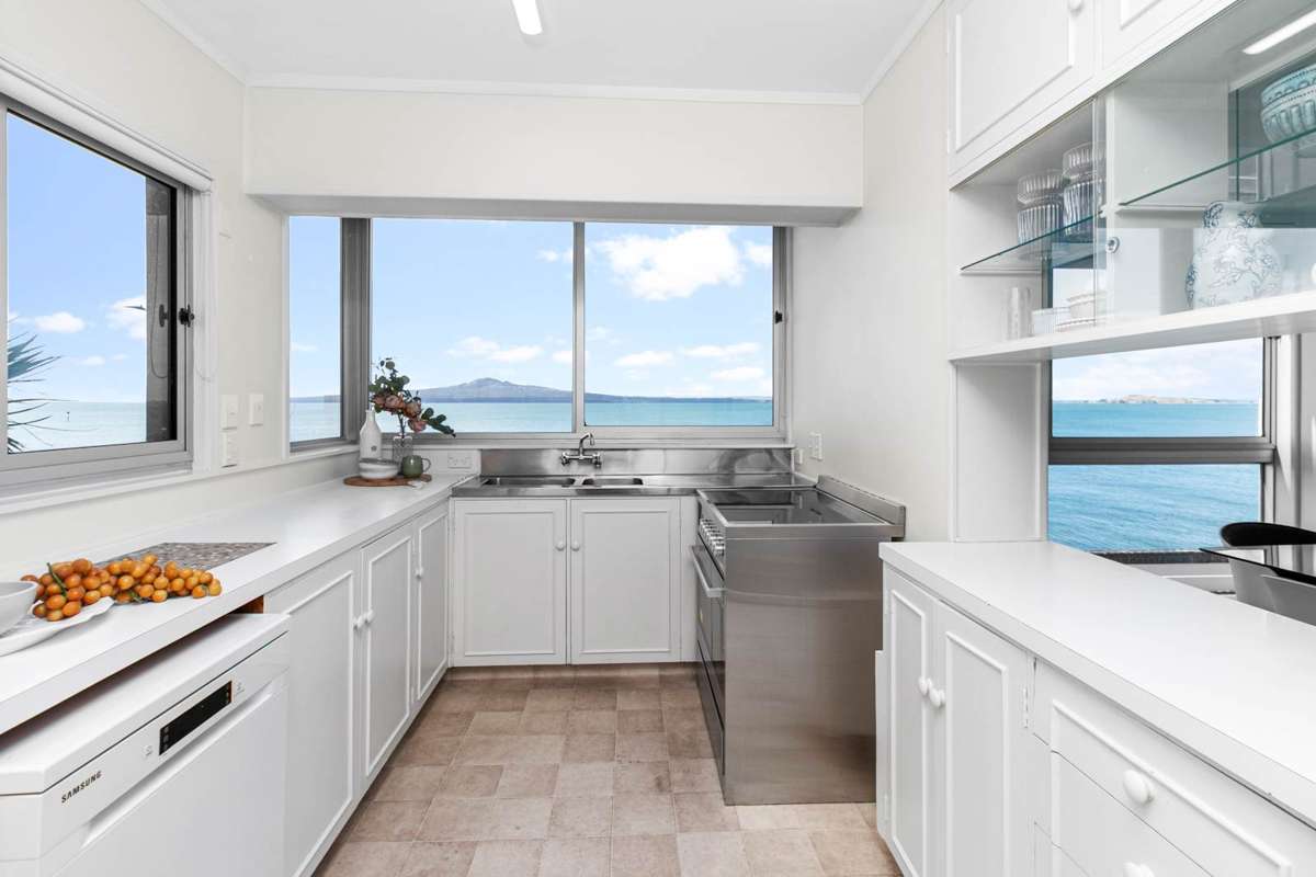 2A/163 Tamaki Drive_3