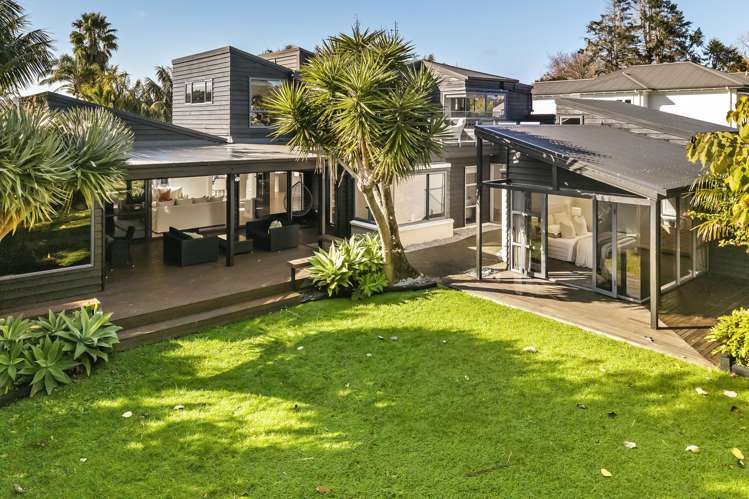 6 Birchwood Grove Greenhithe_23