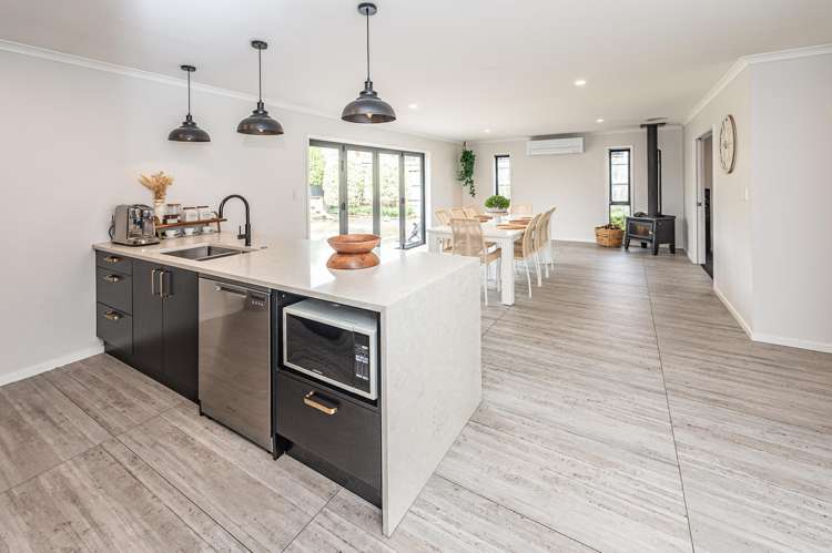 13 Magnolia Crescent Tawhero_11