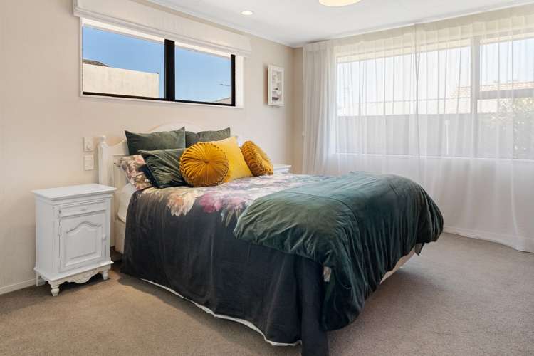 5 Stead Crescent Stoke_7