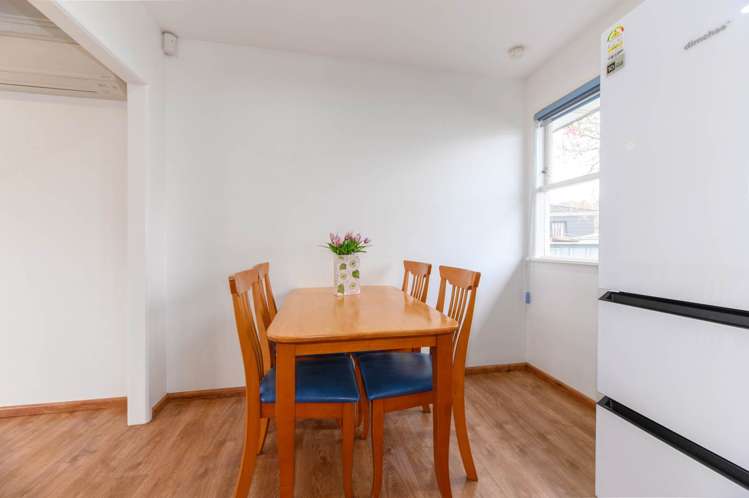 2/28 Powrie Street Glenfield_13