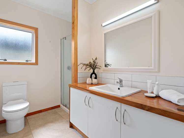 32 Ballintoy Park Drive Welcome Bay_17