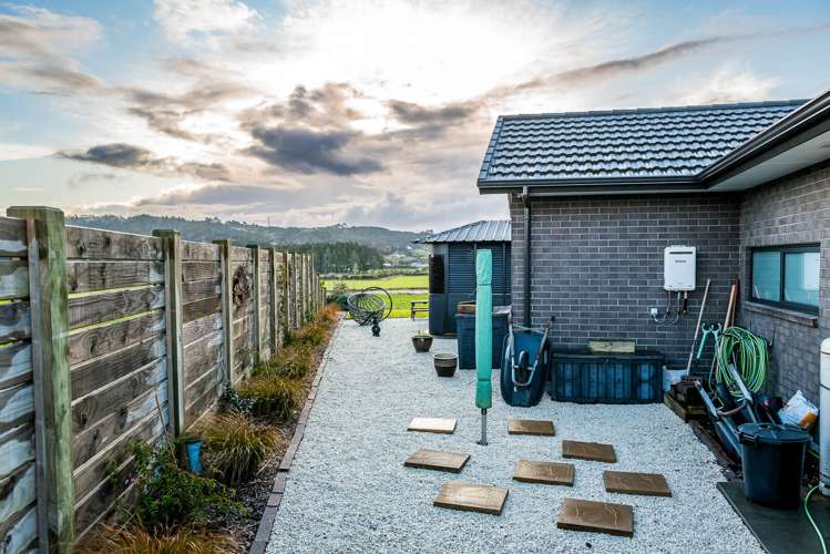8 Awatiro Drive Kaukapakapa_14