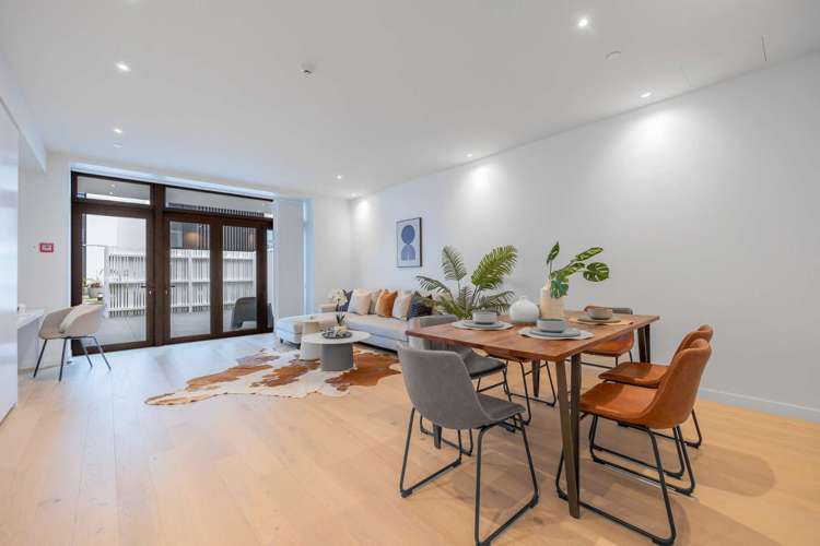 119/223A Greenlane West 1662_3