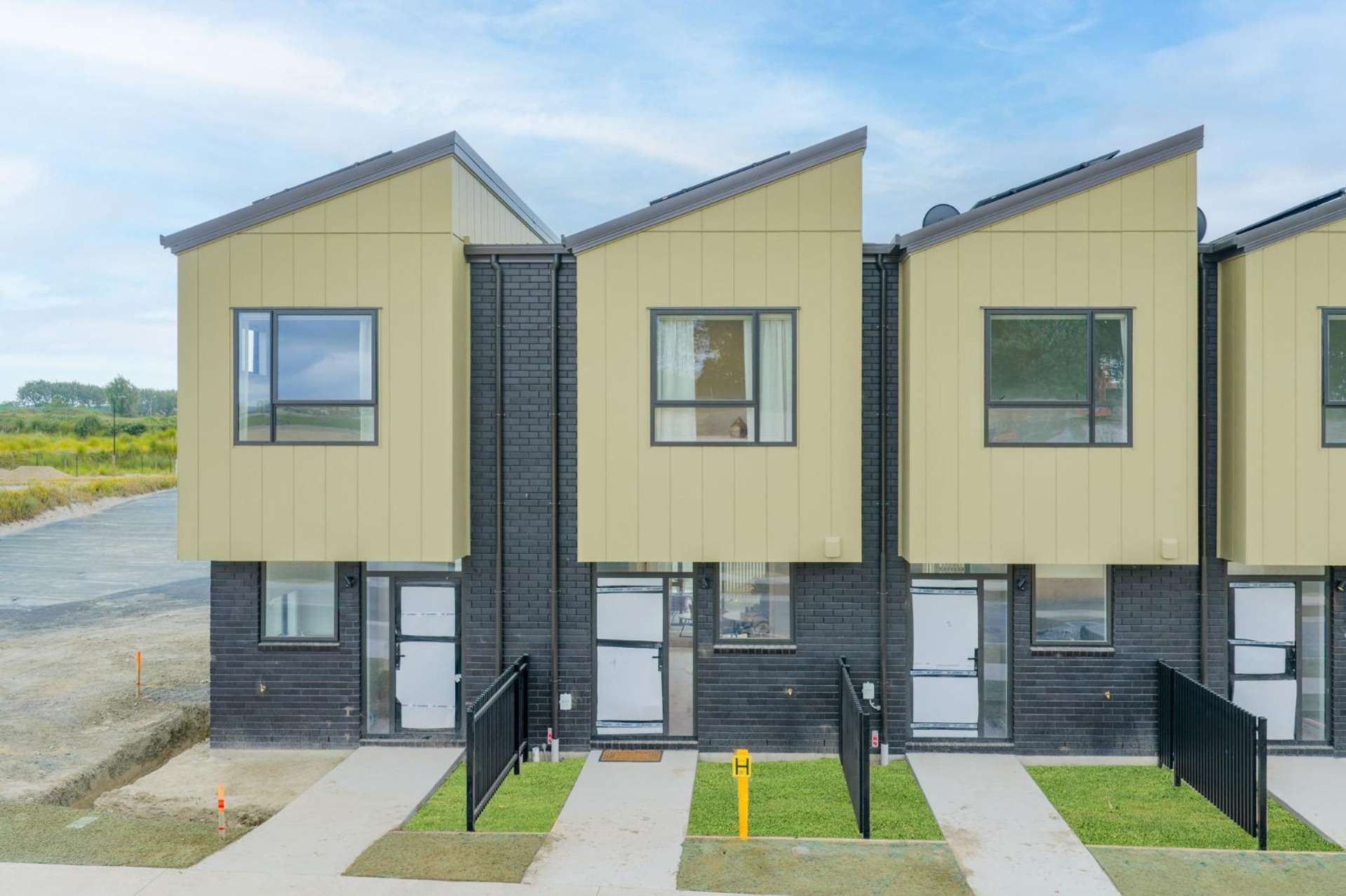 6/15 Clearwater Street 11329_0