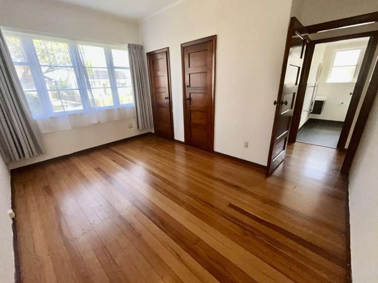  17 Hall Crescent Epuni_7