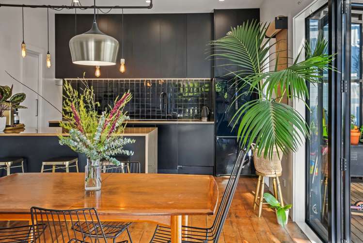 18 London Street Lyttelton_12