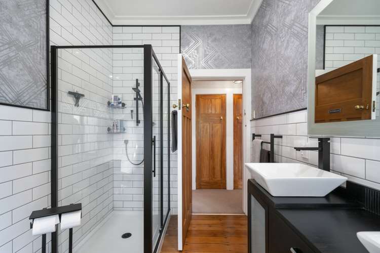 287 College Street West End_23