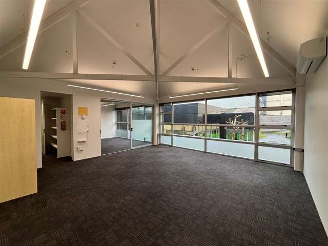 Tidy Newmarket Office