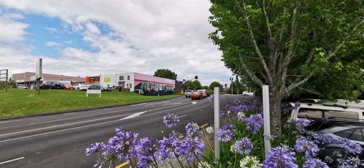 1 Alderman Drive Henderson_15