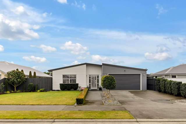 Award Winning Garden Spacious Living at Quartz |