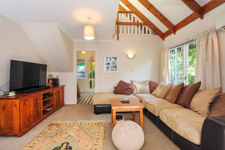 207 Laingholm Drive Laingholm_9