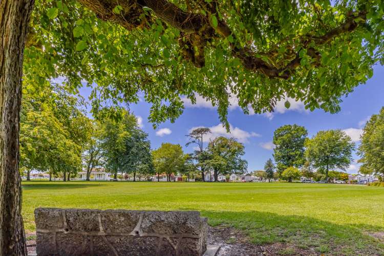 603 Queen Street East Parkvale_17