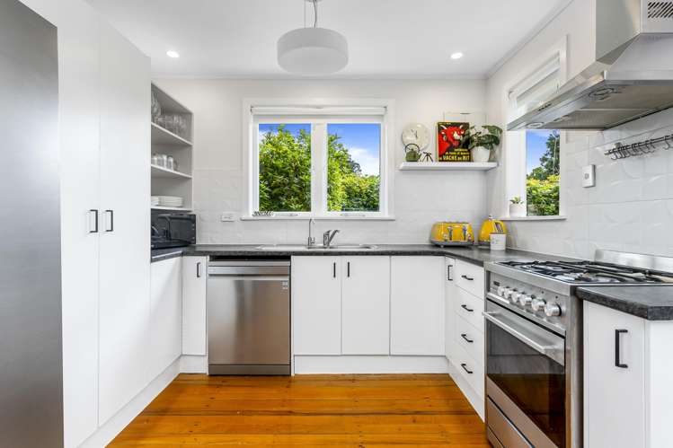 60 Woodside Road Massey_11