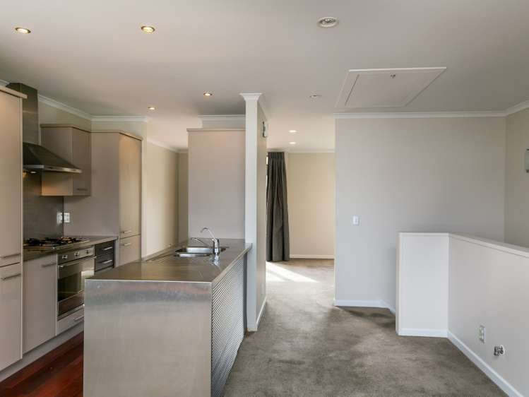 72/305 Evans Bay Parade Hataitai_9