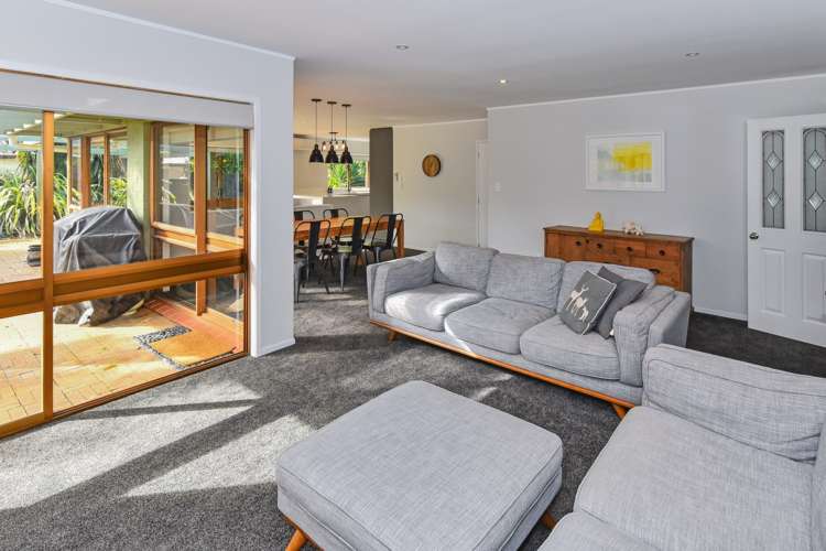 4 Muirfield Street Wattle Downs_5