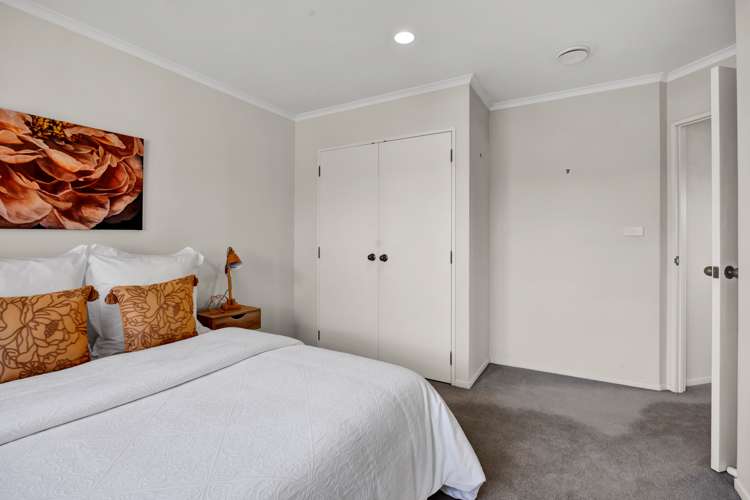 1/2 Waiwera Place Merrilands_10