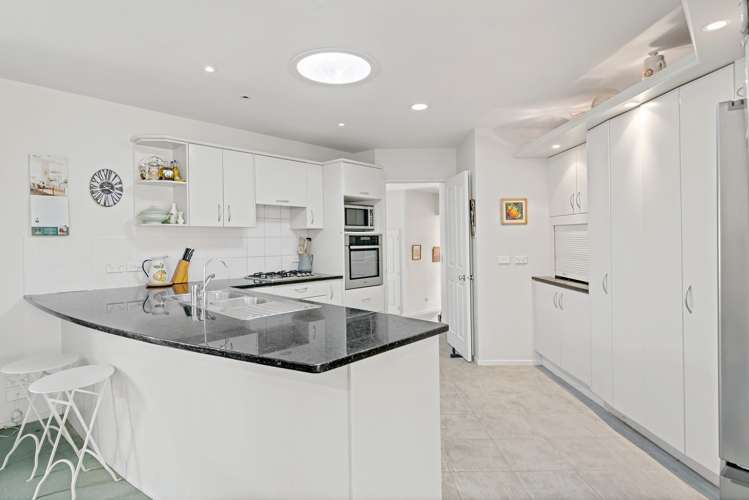 25 Ridge Valley Drive Browns Bay_6