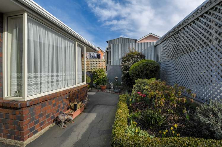 37d Eastbourne Street Caversham_17