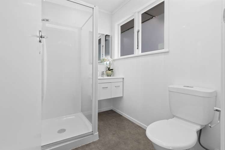 55 Houchens Road Glenview_10