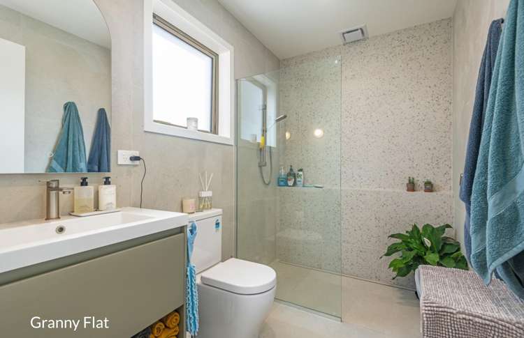 12 Roore Street Foxton Beach_14