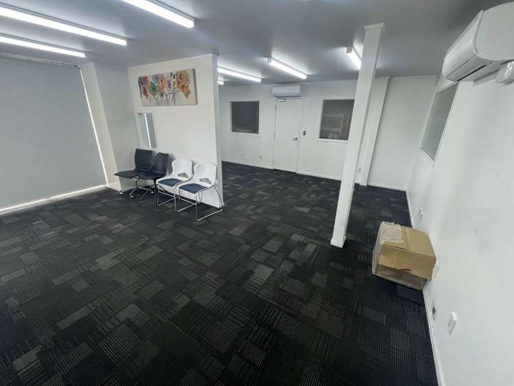 Unit C/12 Ash Road Wiri_4