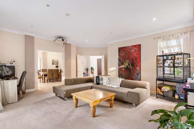 32 Oakford Park Crescent Greenhithe_4