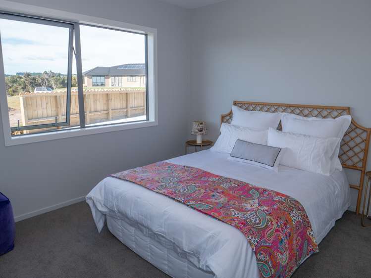 3 Sunrise Place Cable Bay_18