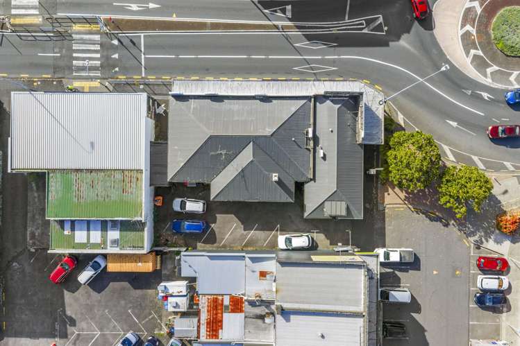 725 Mount Albert Rd Royal Oak_2