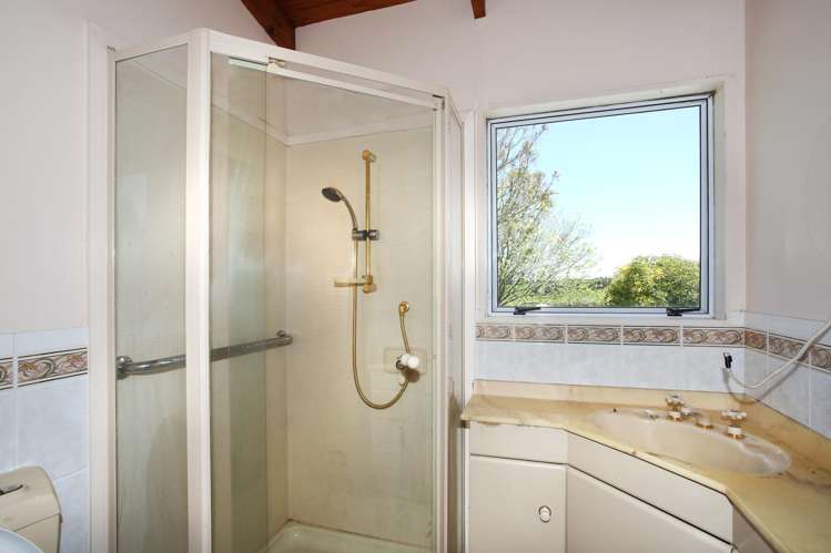 123F Irwin Road Kingseat_18