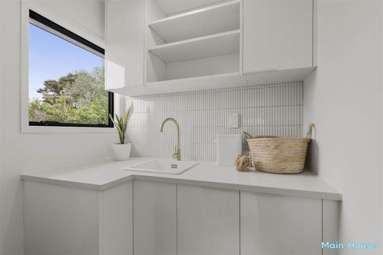 8 & 8A Kupari Place_1