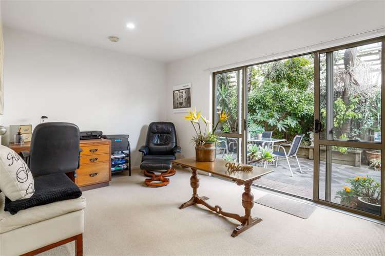 1/14 Ambrico Place New Lynn_12
