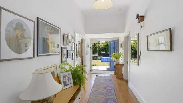 16 Knowles Street Merivale_2