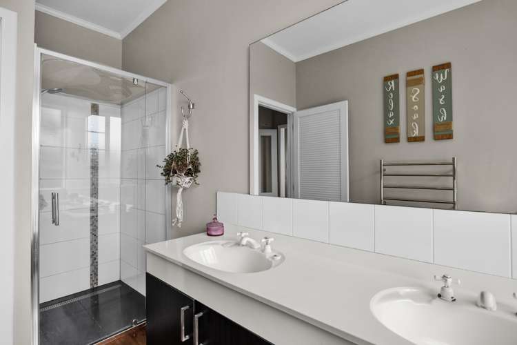 1048 Normanby Road Manaia_23