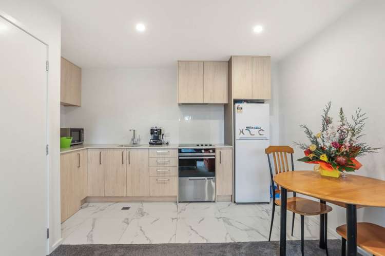 2/80 Awaroa Road Sunnyvale_6