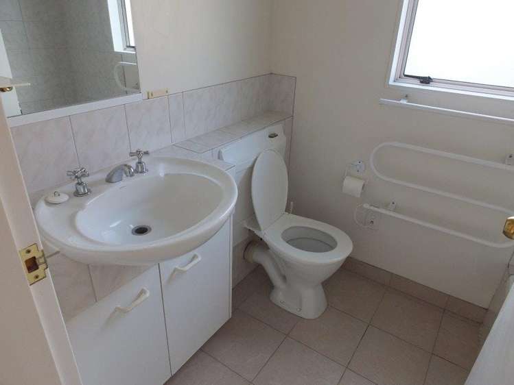 18/20 Thompson Street Mount Cook_12