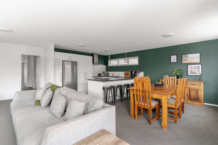 17 Lesley Keast Place Hornby_4