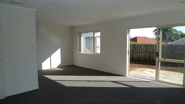 5a Coates Cres Panmure_1