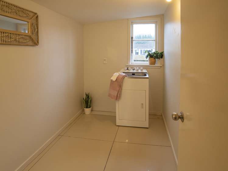 29 Burden Avenue Wainuiomata_15