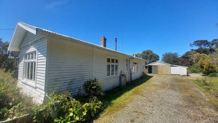 11,13 Birch Street Tuatapere_24