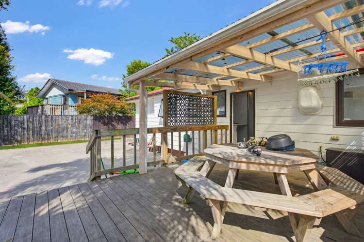 9 Panzic place Glen Eden_6