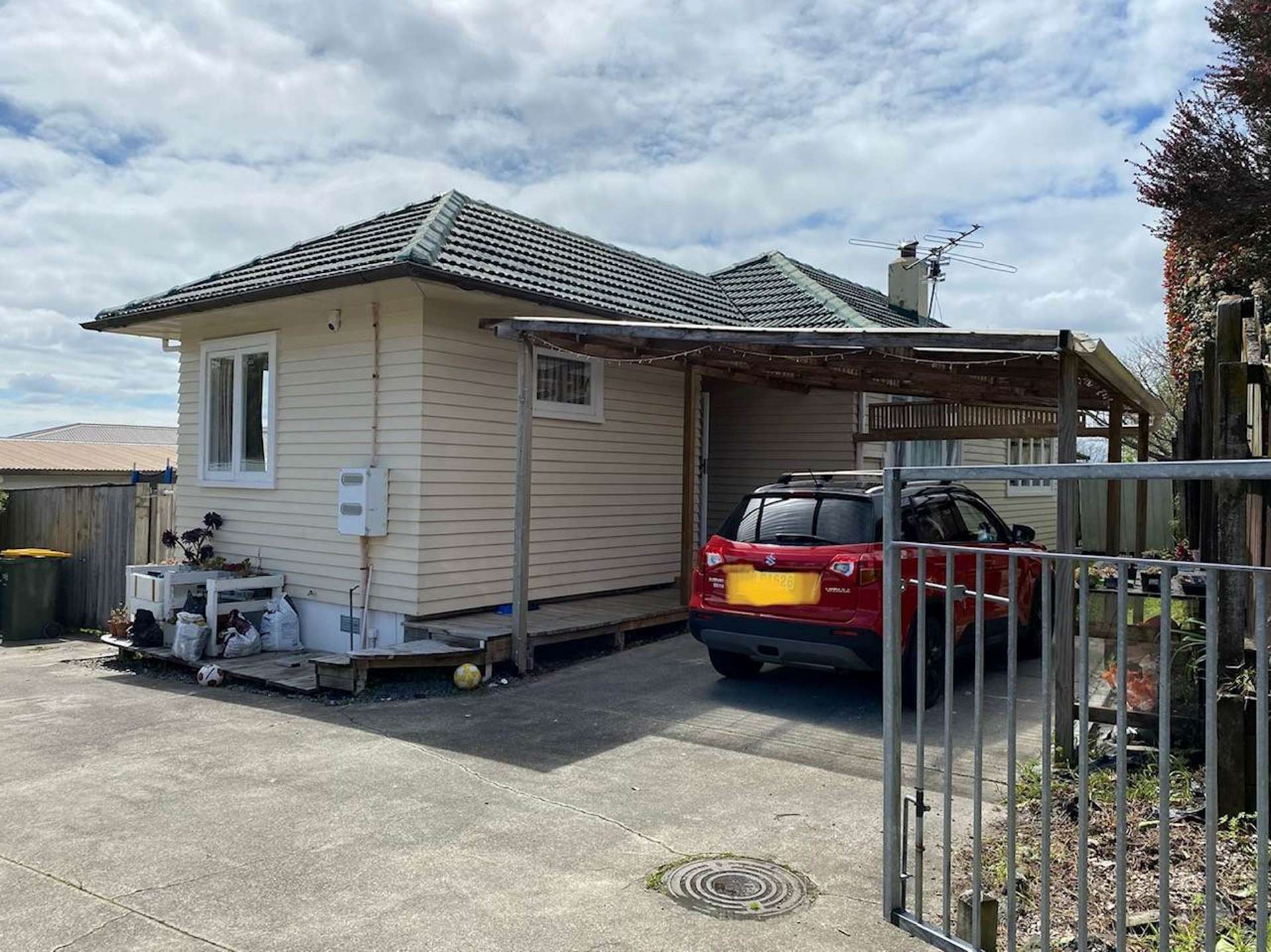 114 Mcleod Road Te Atatu South_0