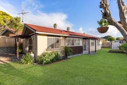 Single-level brick house in the heart of Ellerslie