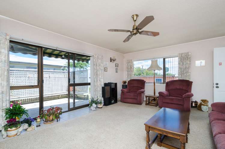 2/34 Flanshaw Road Te Atatu South_2