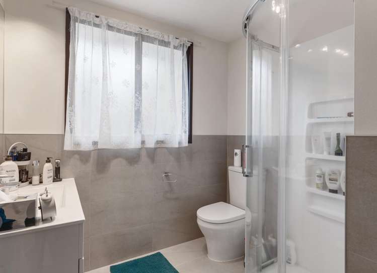 2/2 Grenadine Place Unsworth Heights_11