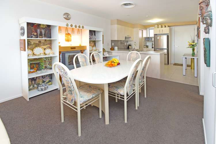 220/17 Link Crescent Stanmore Bay_5